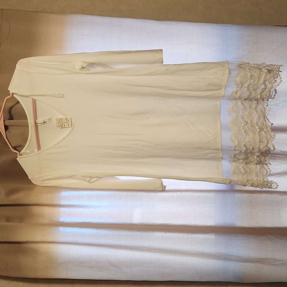 White 3/4 length tunic